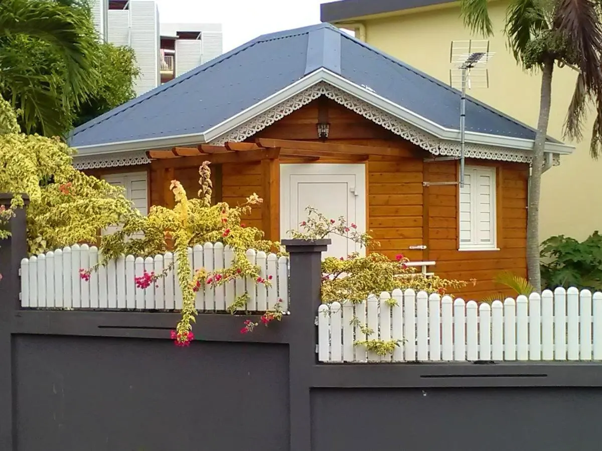 Charmant Bungalow Avec Piscine Partagee A Le Gosier Le Gosier
